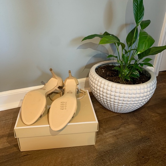 Michael Kors Sandals - Picture 3 of 5